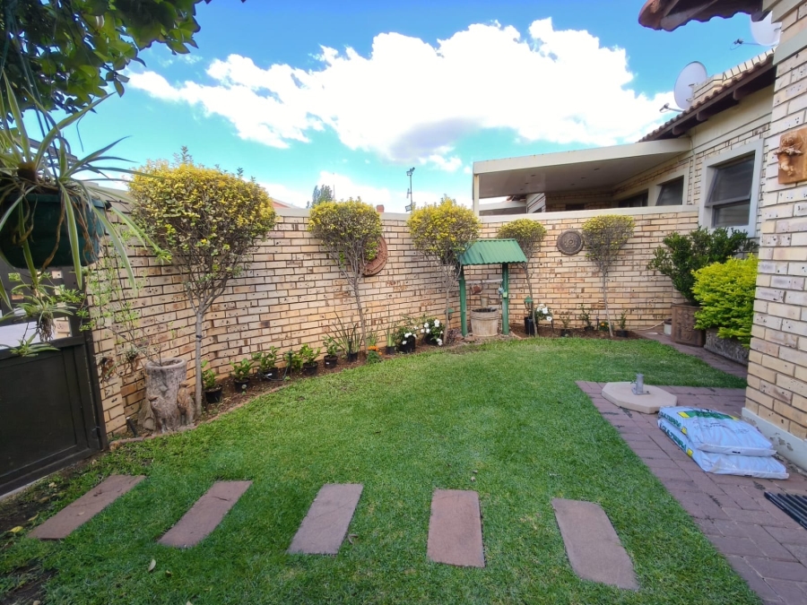 2 Bedroom Property for Sale in Potchefstroom North West